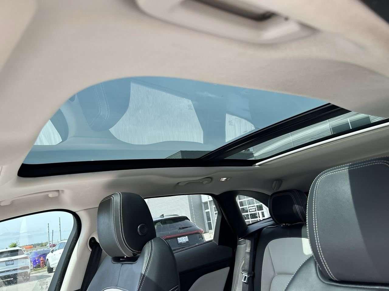 2017 Jaguar F-PACE 35t AWD R-Sport   Sunroof Photo