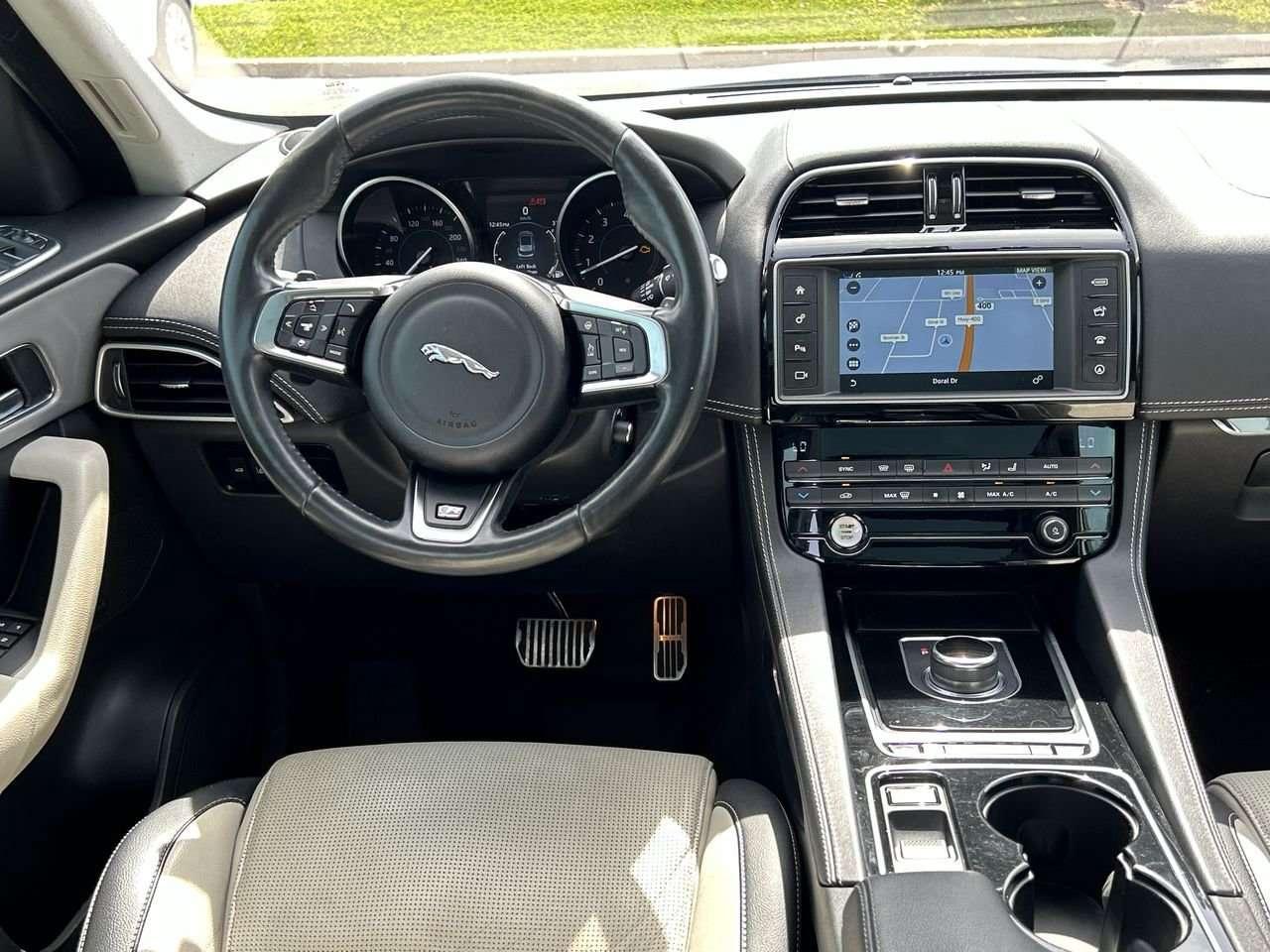 2017 Jaguar F-PACE 35t AWD R-Sport   Sunroof Photo