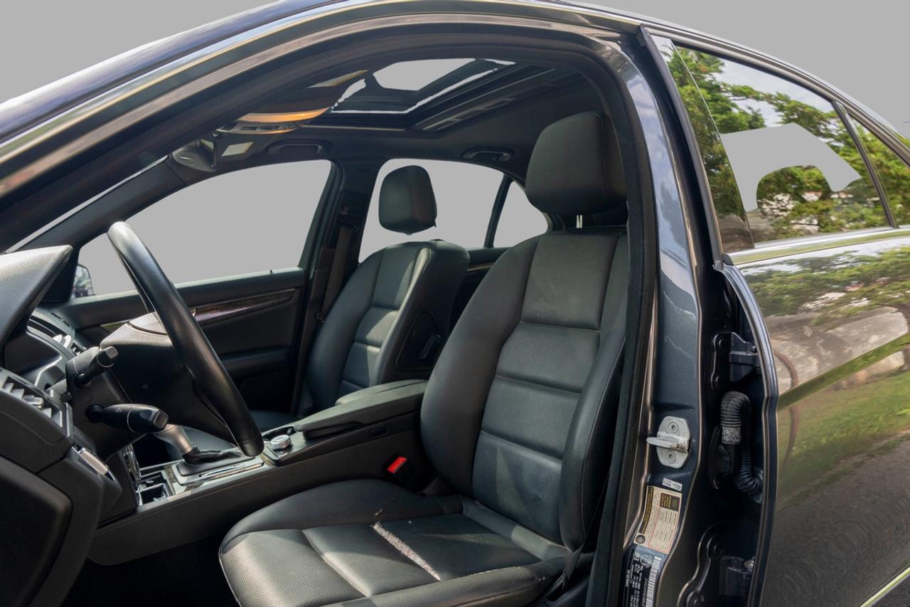 2011 Mercedes-Benz C-Class C300 4 MATIC - NO ACCIDENTS Photo