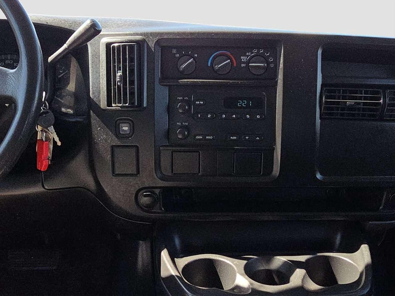 2005 GMC Savana BASE SOLD AS IS   NO INSPECTION   NO SAFETY Photo