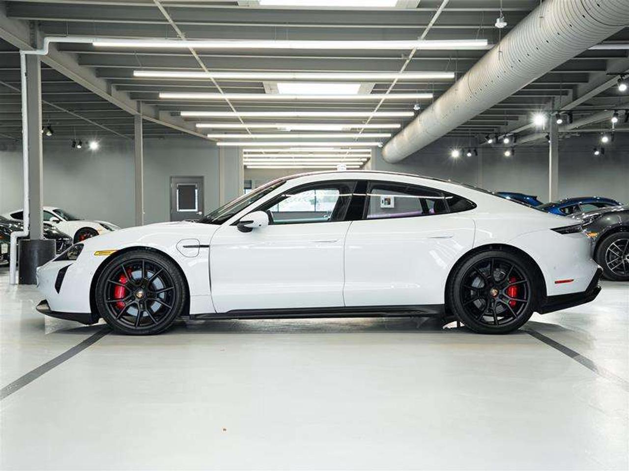 2024 Porsche Taycan GTS AWD Photo