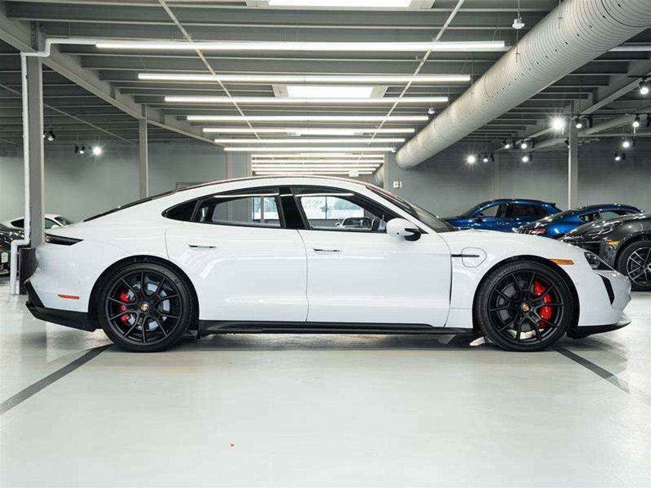 2024 Porsche Taycan GTS AWD Photo