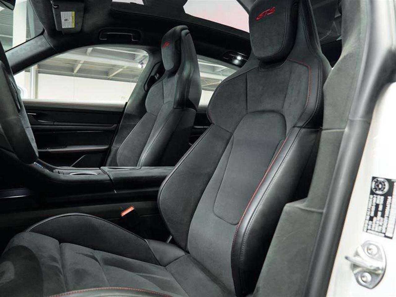 2024 Porsche Taycan GTS AWD Photo