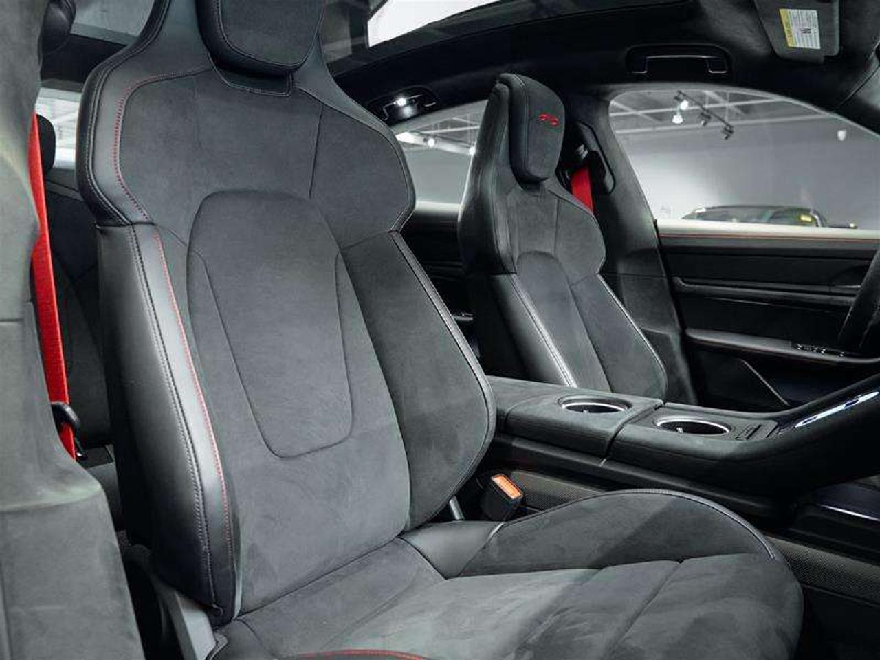 2024 Porsche Taycan GTS AWD Photo