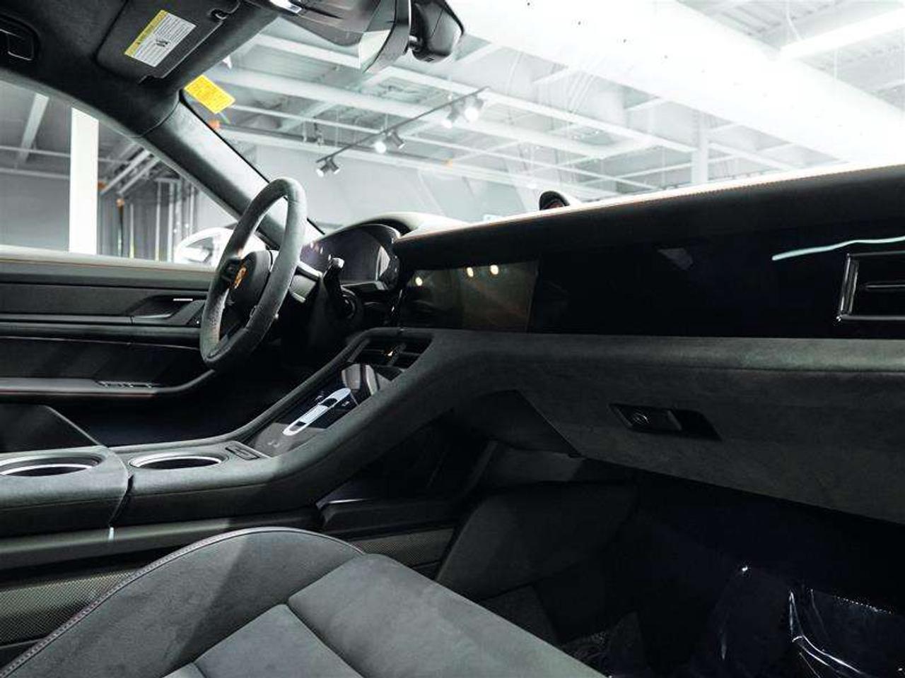 2024 Porsche Taycan GTS AWD Photo