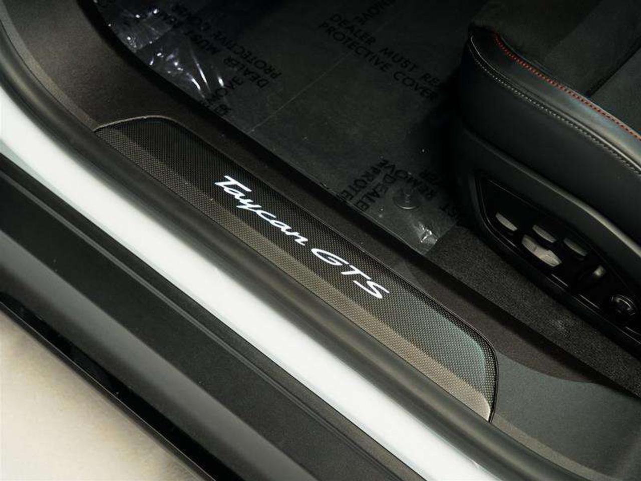 2024 Porsche Taycan GTS AWD Photo