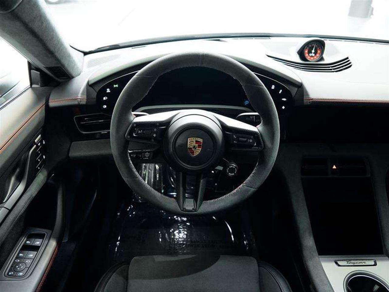 2024 Porsche Taycan GTS AWD Photo