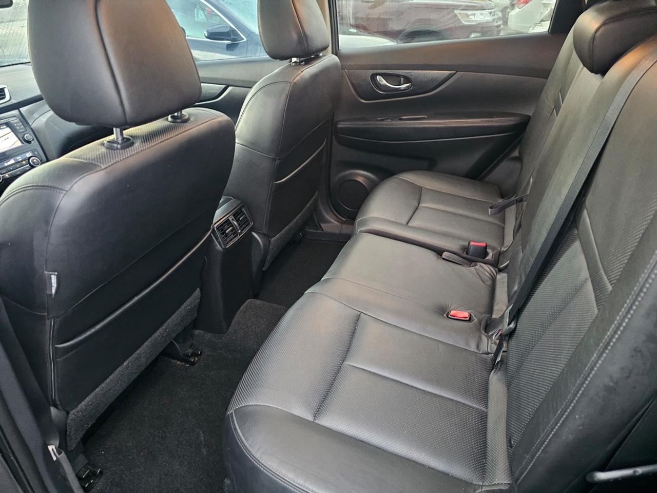 2015 Nissan Rogue SL Photo