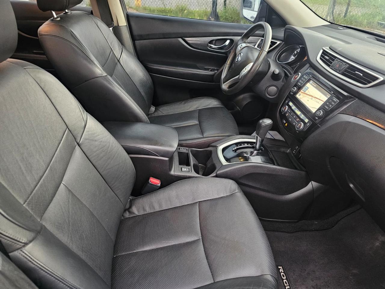 2015 Nissan Rogue SL Photo