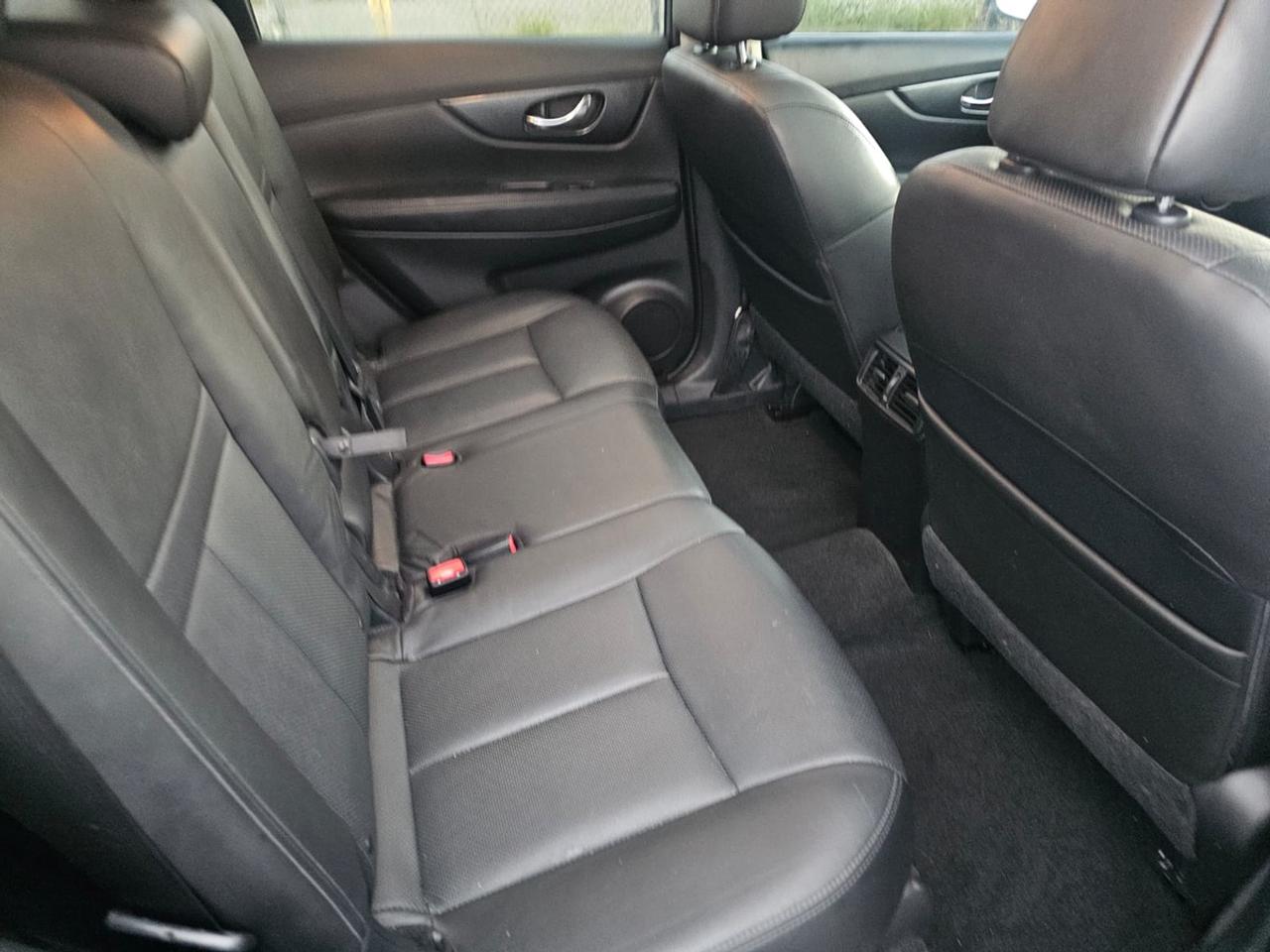 2015 Nissan Rogue SL Photo