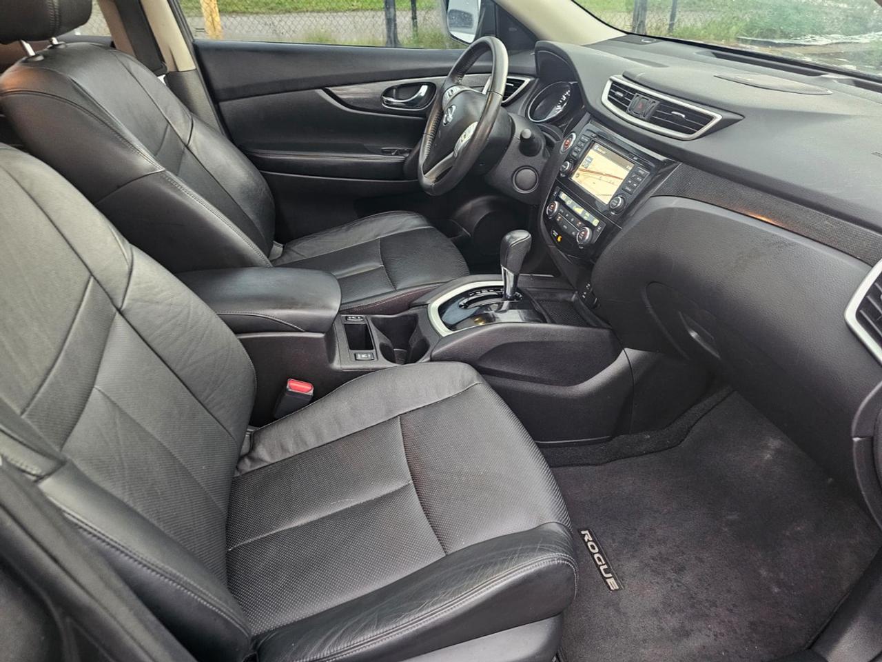 2015 Nissan Rogue SL Photo