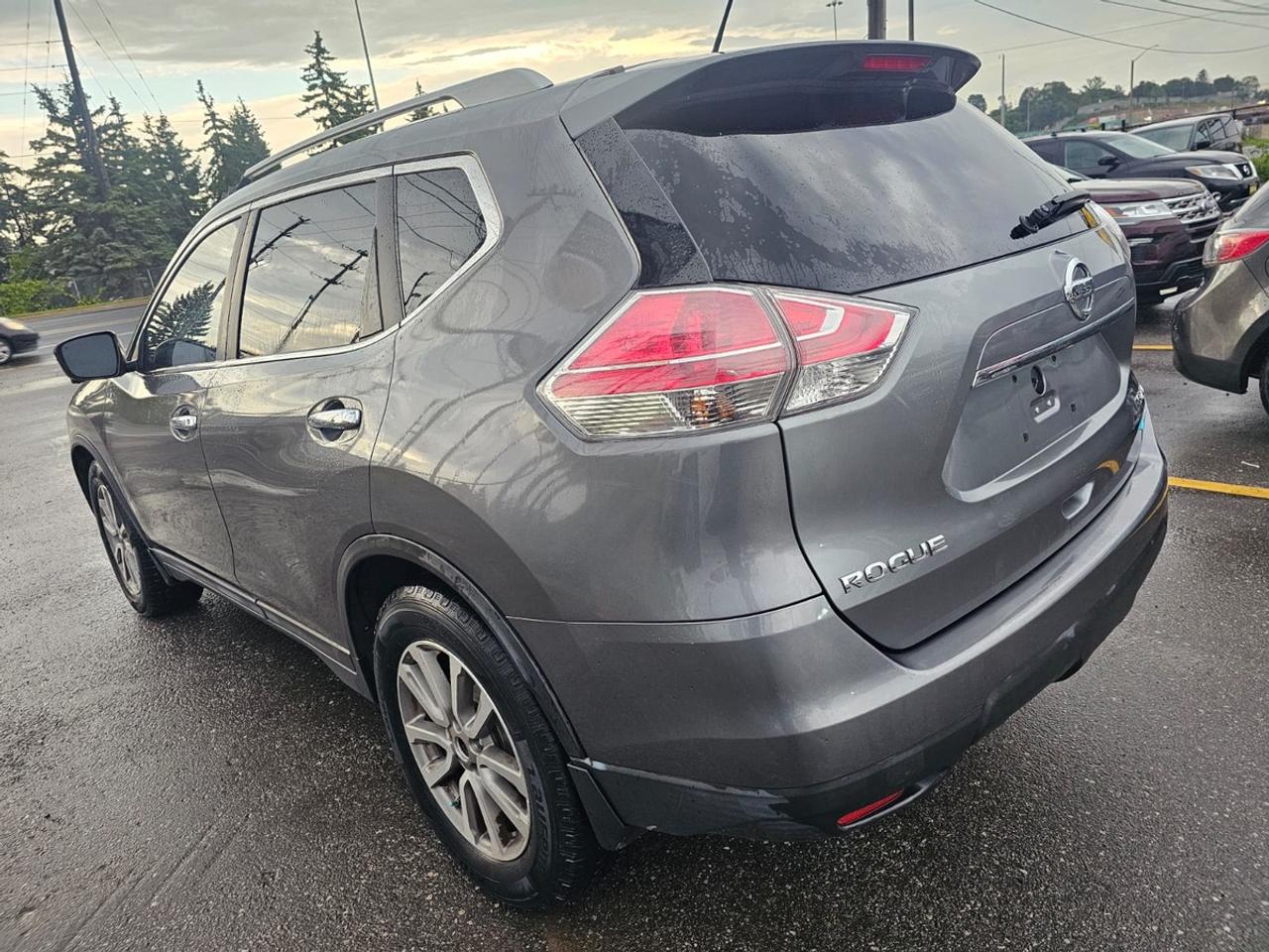 2015 Nissan Rogue SL Photo