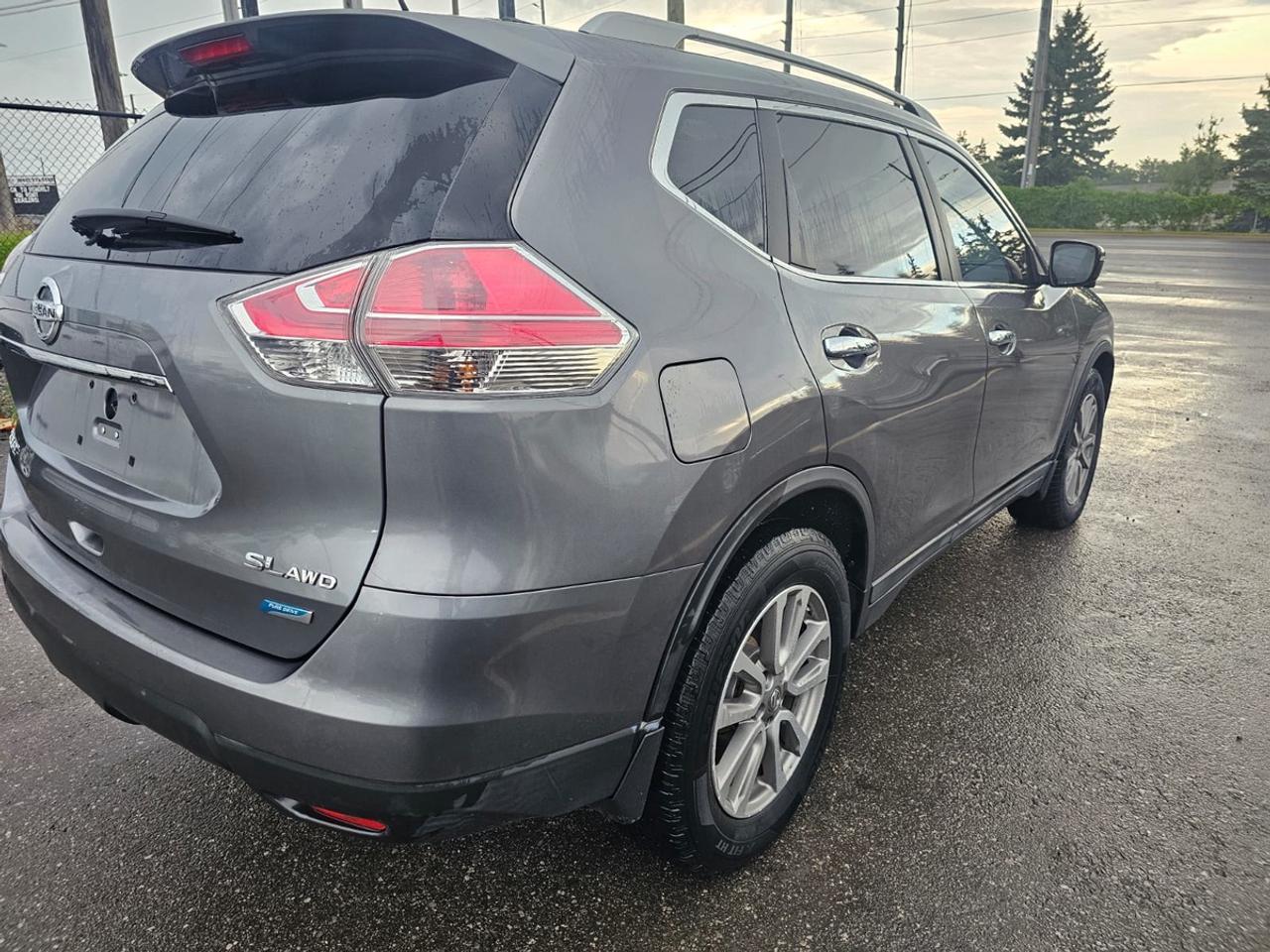 2015 Nissan Rogue SL Photo