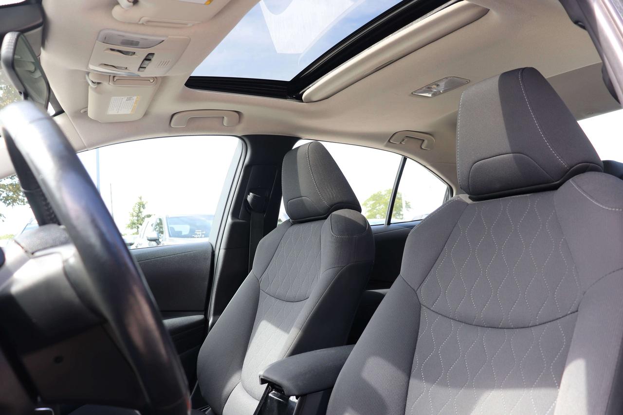 2022 Toyota Corolla LE   NO ACCIDENTS   SUNROOF   CARPLAY   REVERSECAM Photo