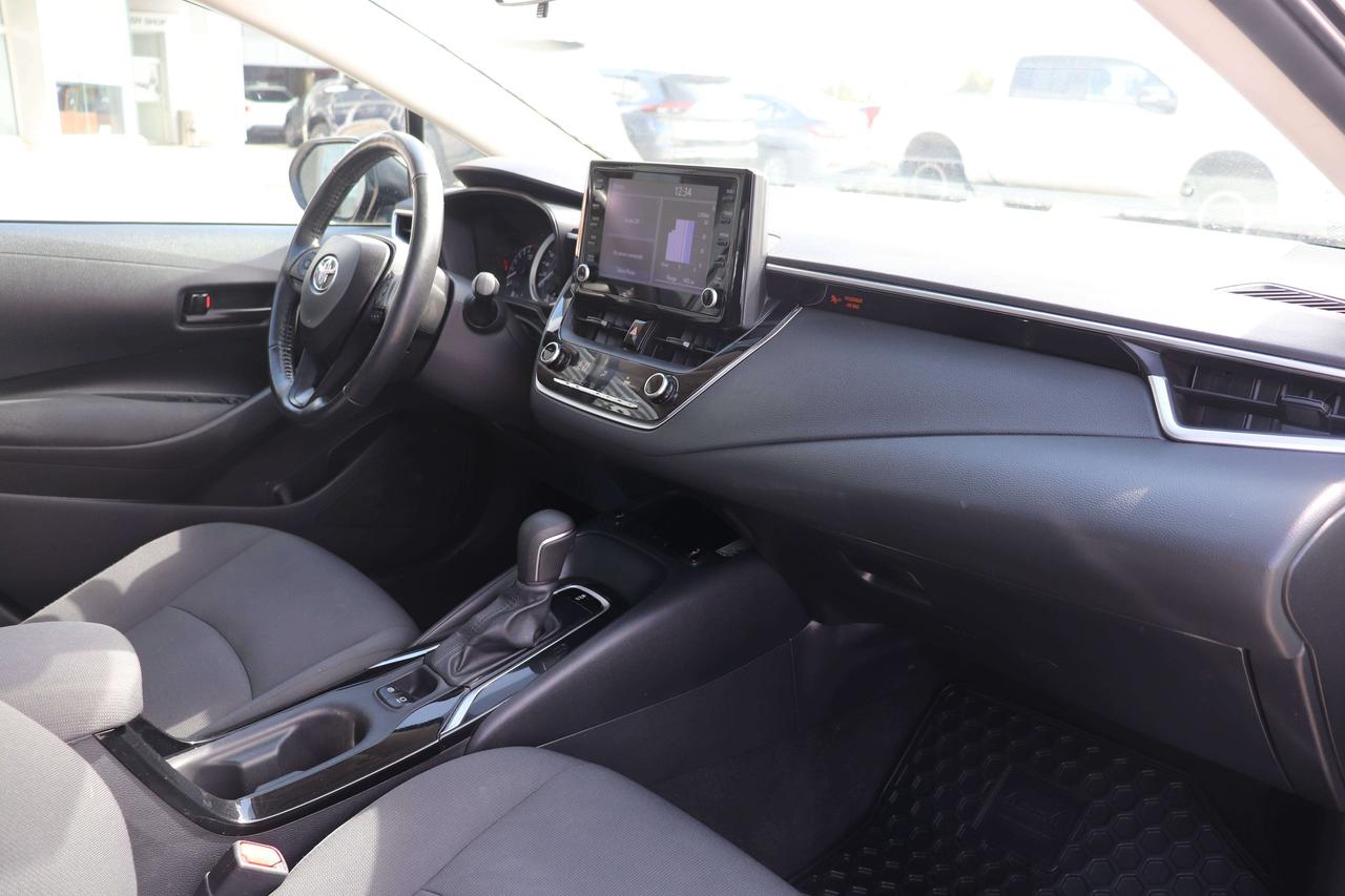 2022 Toyota Corolla LE   NO ACCIDENTS   SUNROOF   CARPLAY   REVERSECAM Photo