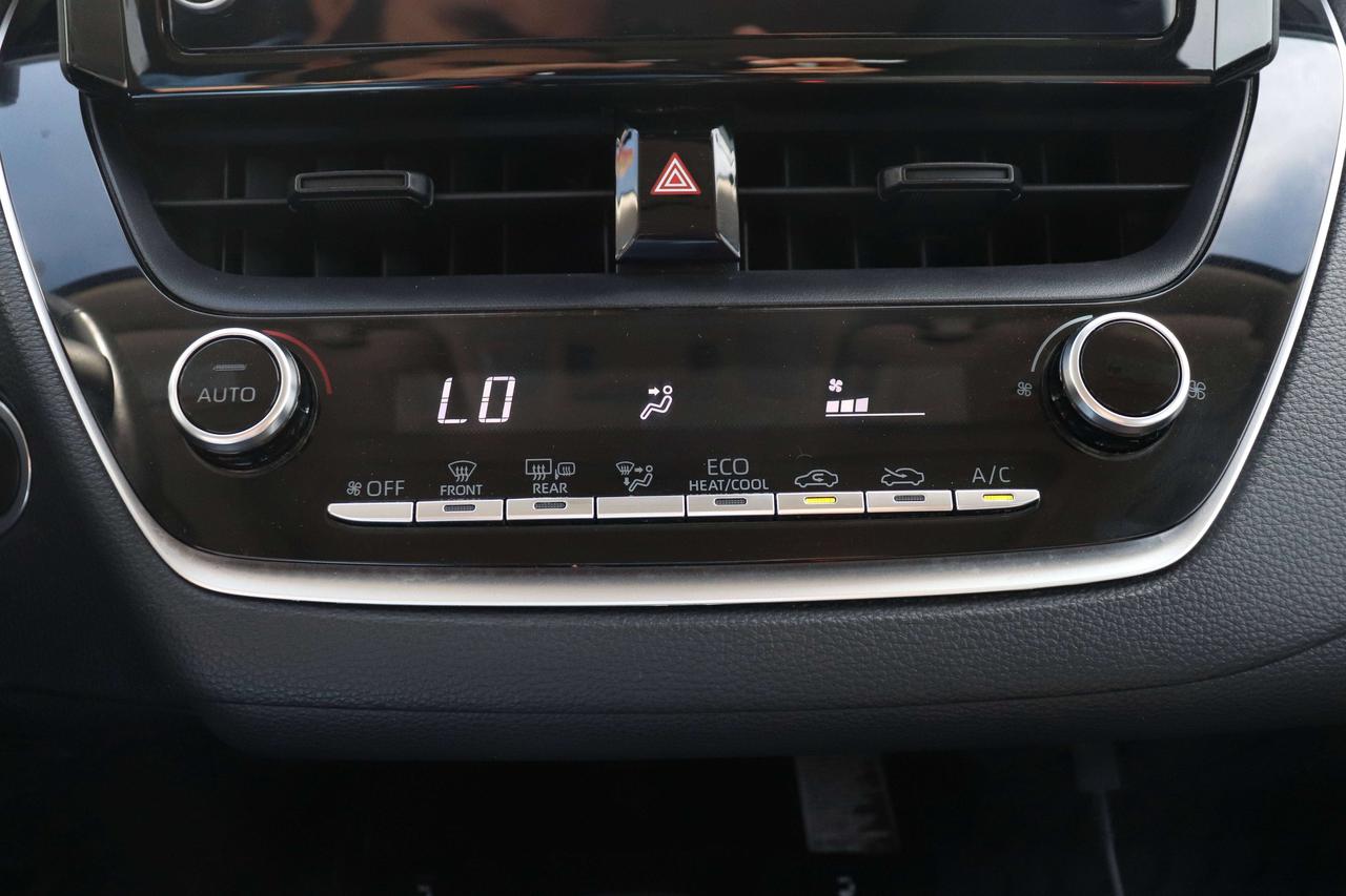 2022 Toyota Corolla LE   NO ACCIDENTS   SUNROOF   CARPLAY   REVERSECAM Photo