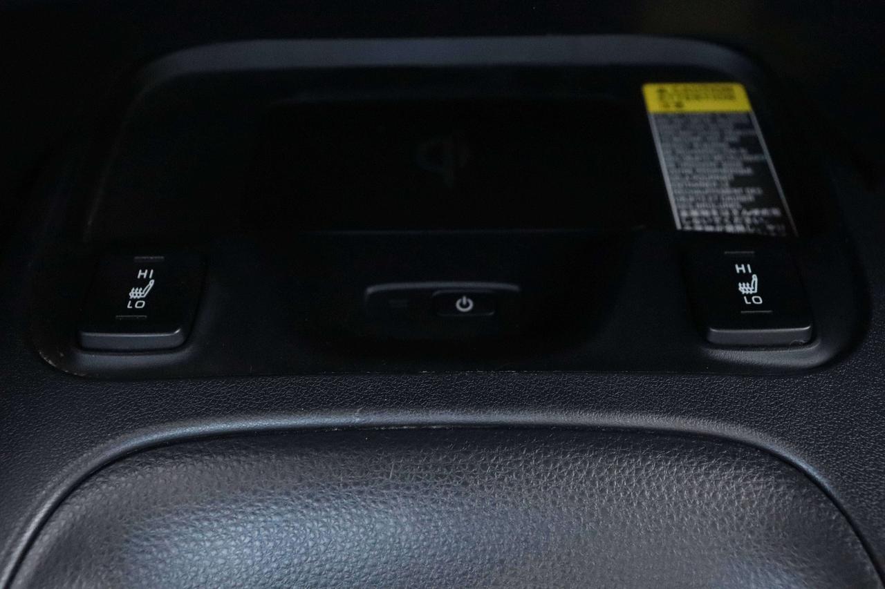 2022 Toyota Corolla LE   NO ACCIDENTS   SUNROOF   CARPLAY   REVERSECAM Photo