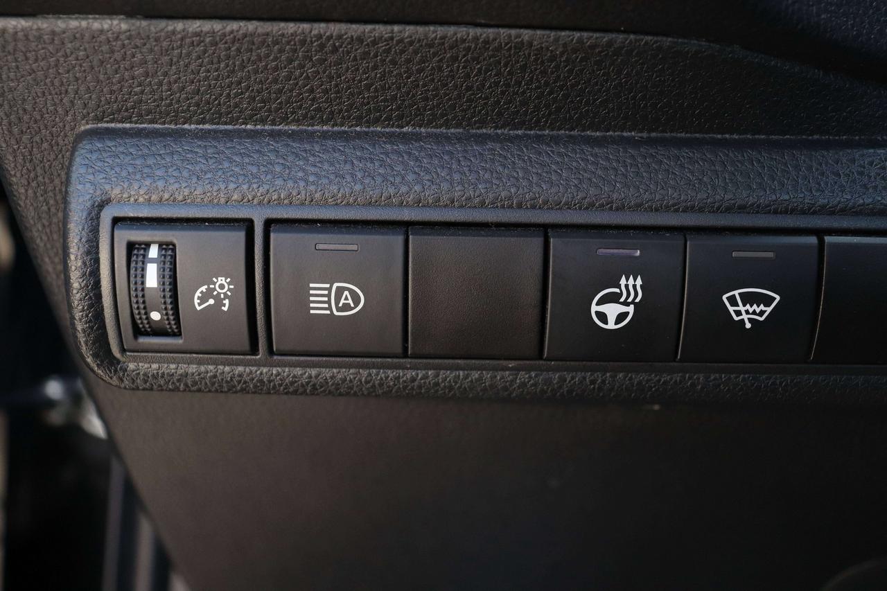 2022 Toyota Corolla LE   NO ACCIDENTS   SUNROOF   CARPLAY   REVERSECAM Photo