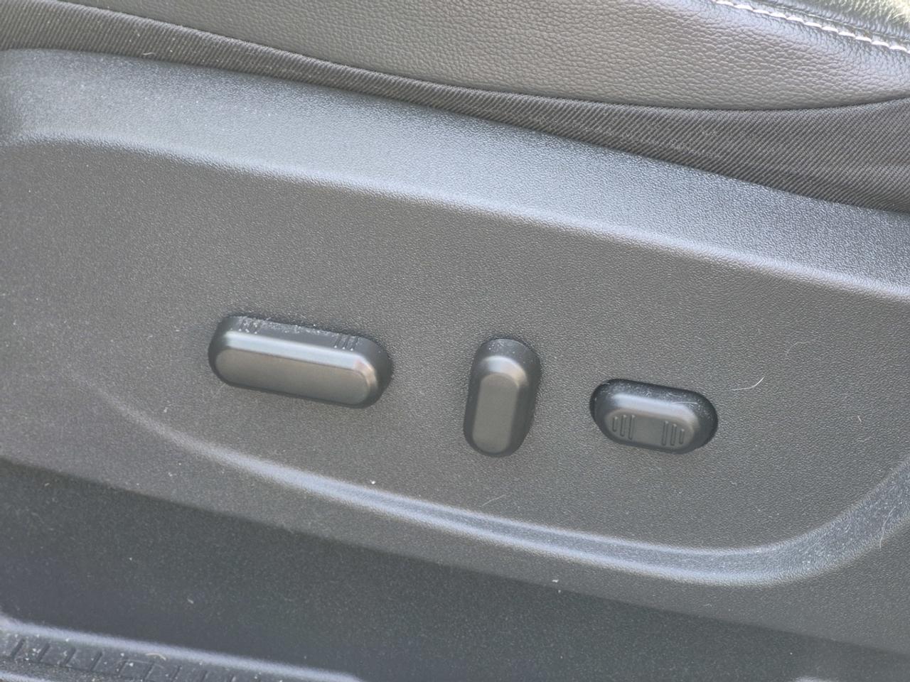 2017 Ford Escape Titanium Photo