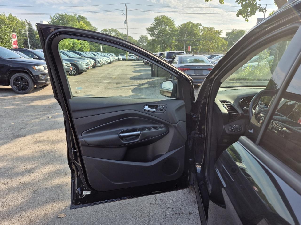 2017 Ford Escape Titanium Photo