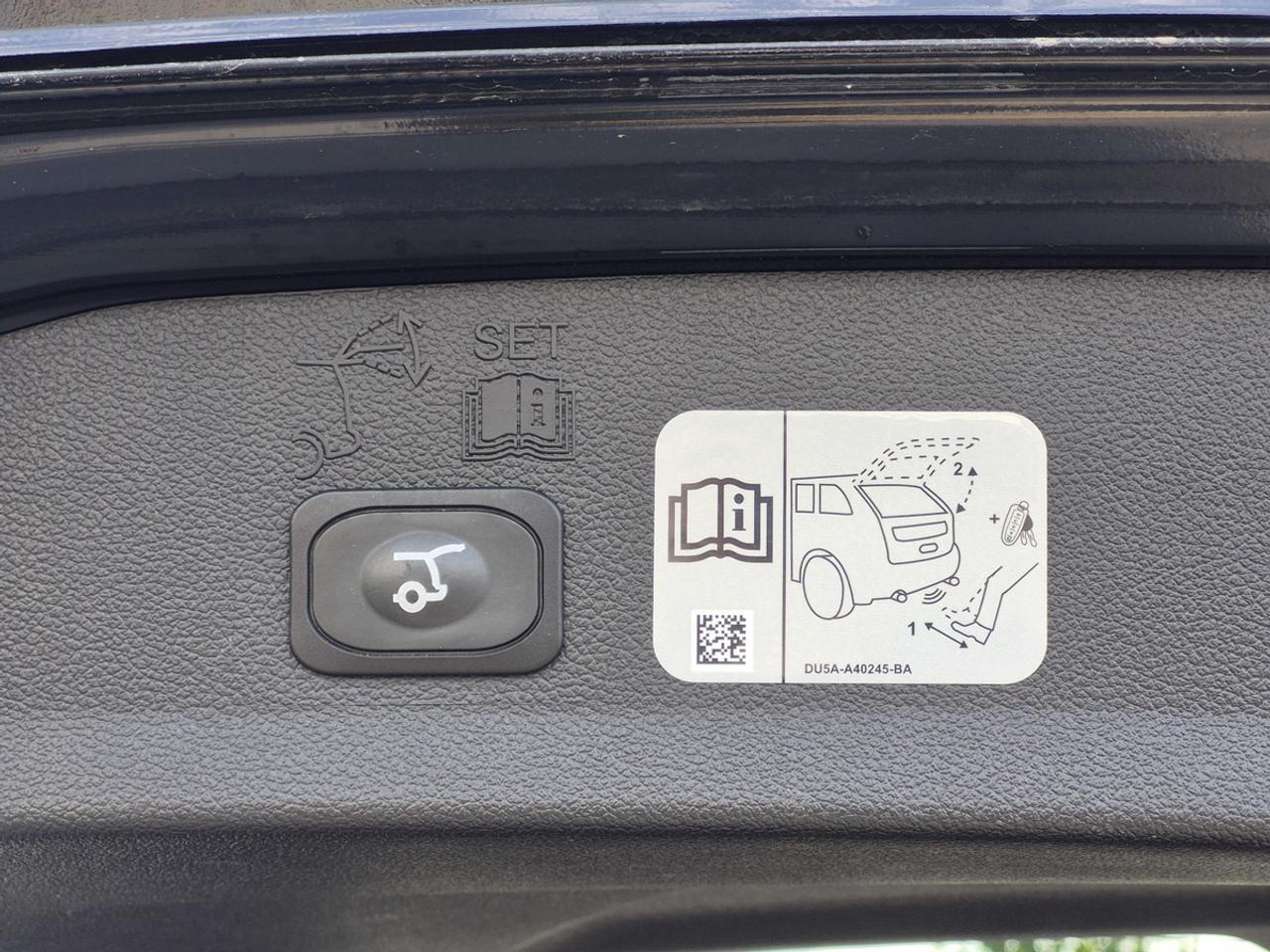2017 Ford Escape Titanium Photo