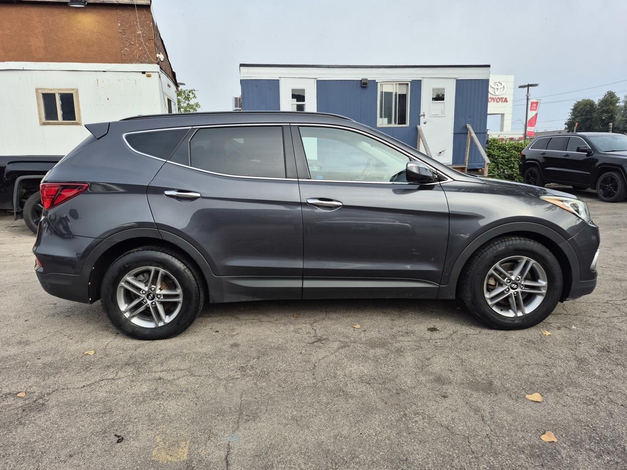 2017 Hyundai Santa Fe SPORT Photo3