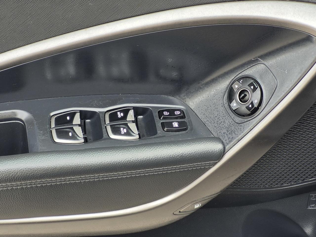 2017 Hyundai Santa Fe SPORT Photo