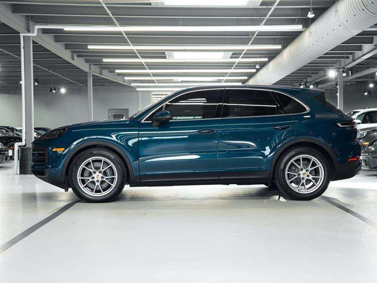 2024 Porsche Cayenne AWD Photo
