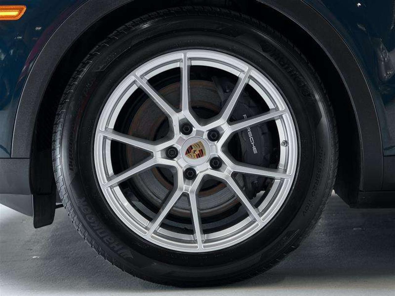 2024 Porsche Cayenne AWD Photo