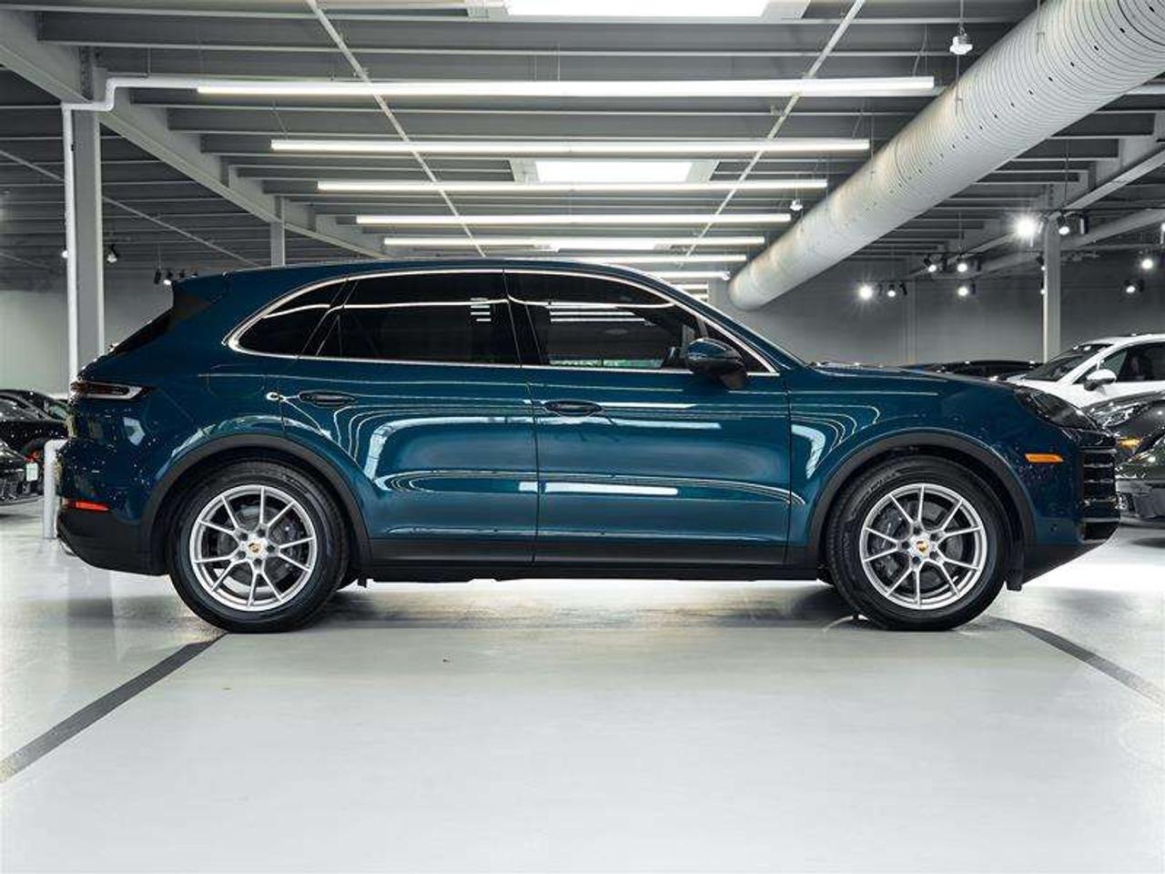 2024 Porsche Cayenne AWD Photo
