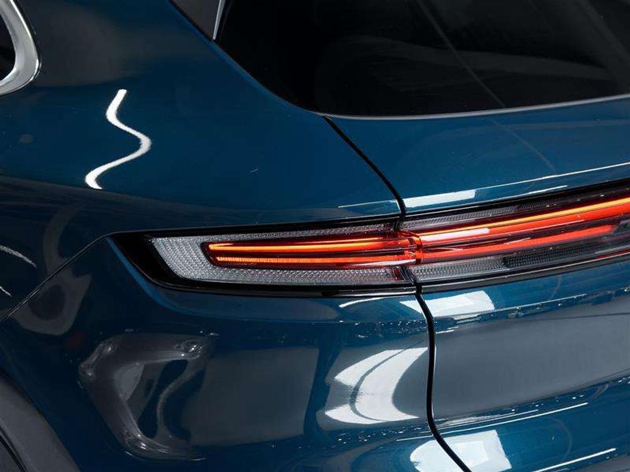 2024 Porsche Cayenne AWD Photo