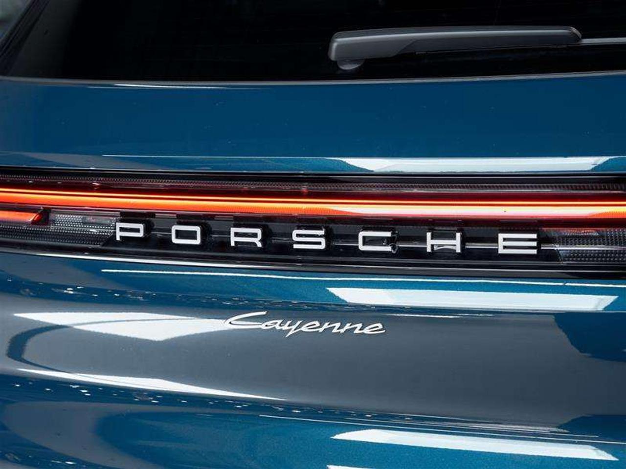 2024 Porsche Cayenne AWD Photo