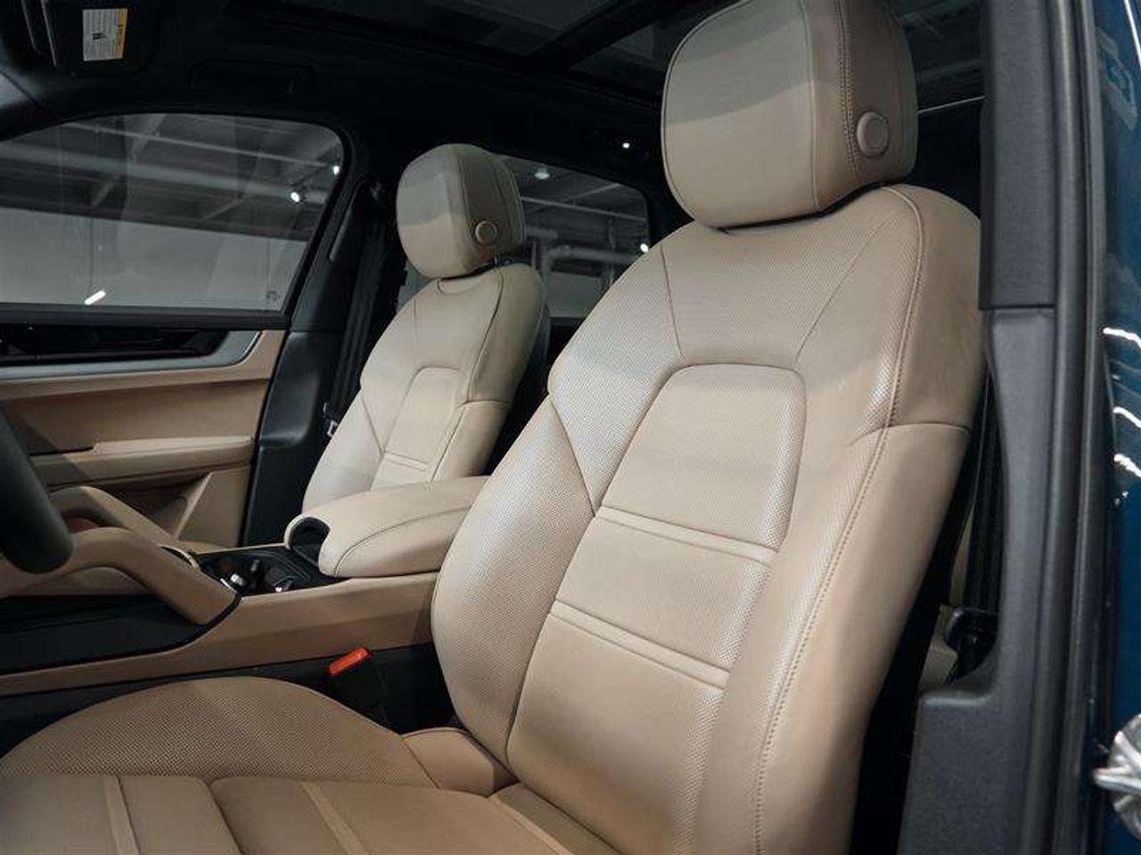 2024 Porsche Cayenne AWD Photo