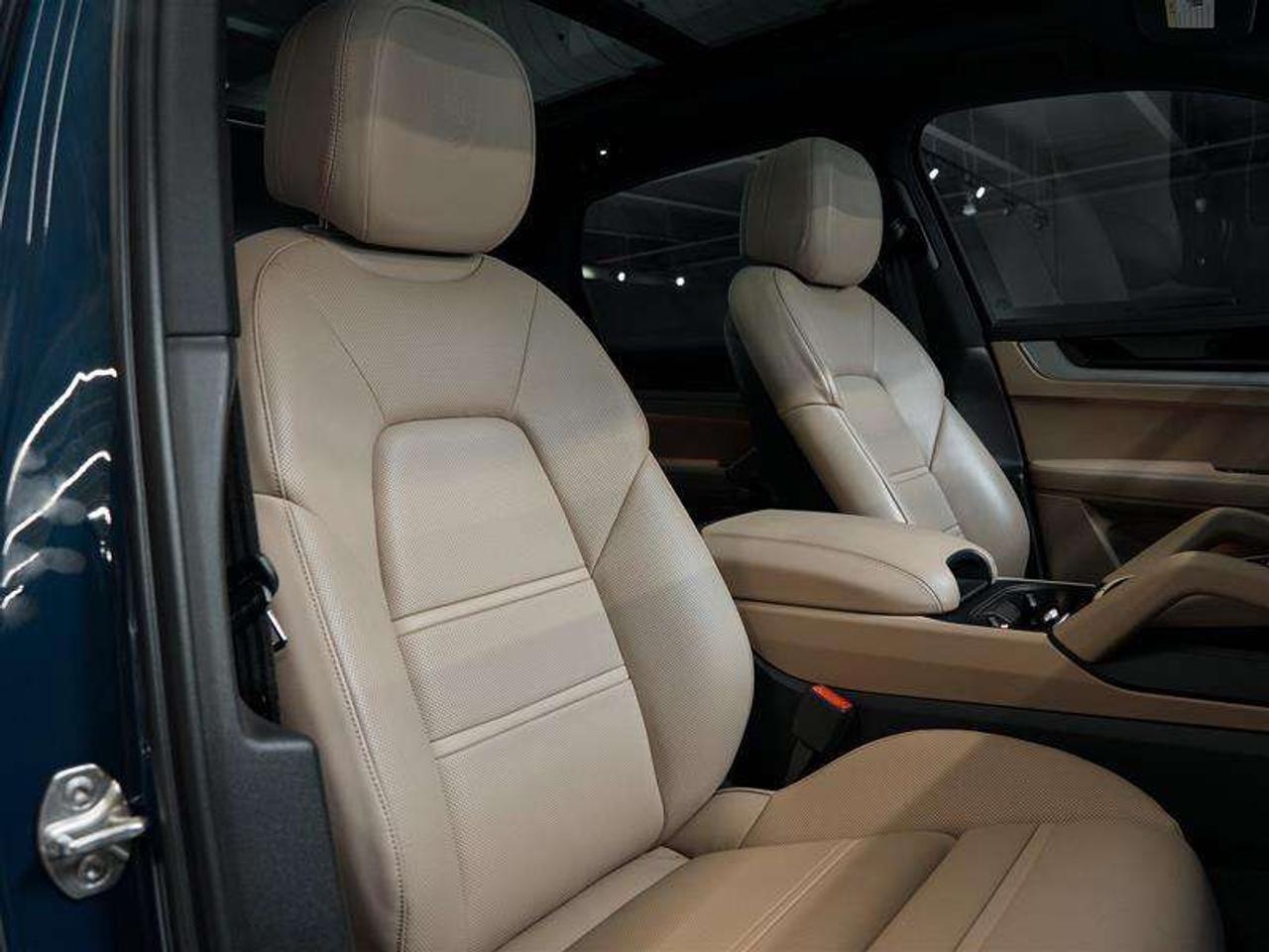 2024 Porsche Cayenne AWD Photo