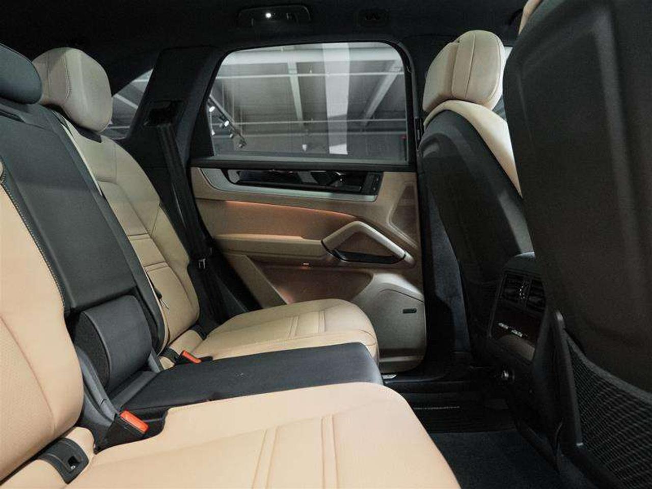 2024 Porsche Cayenne AWD Photo