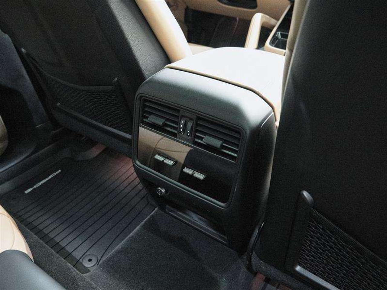 2024 Porsche Cayenne AWD Photo