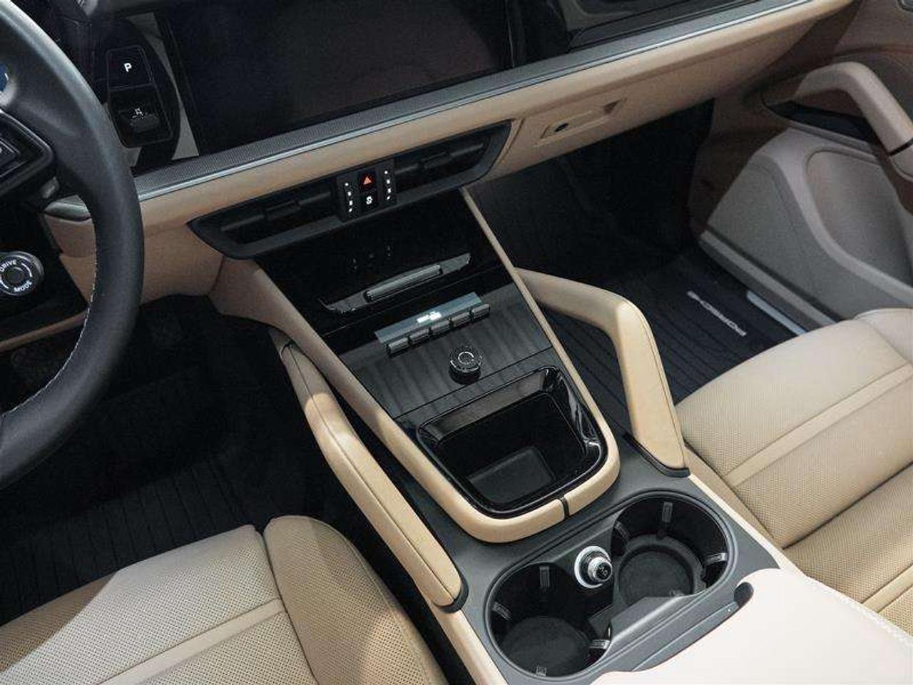 2024 Porsche Cayenne AWD Photo
