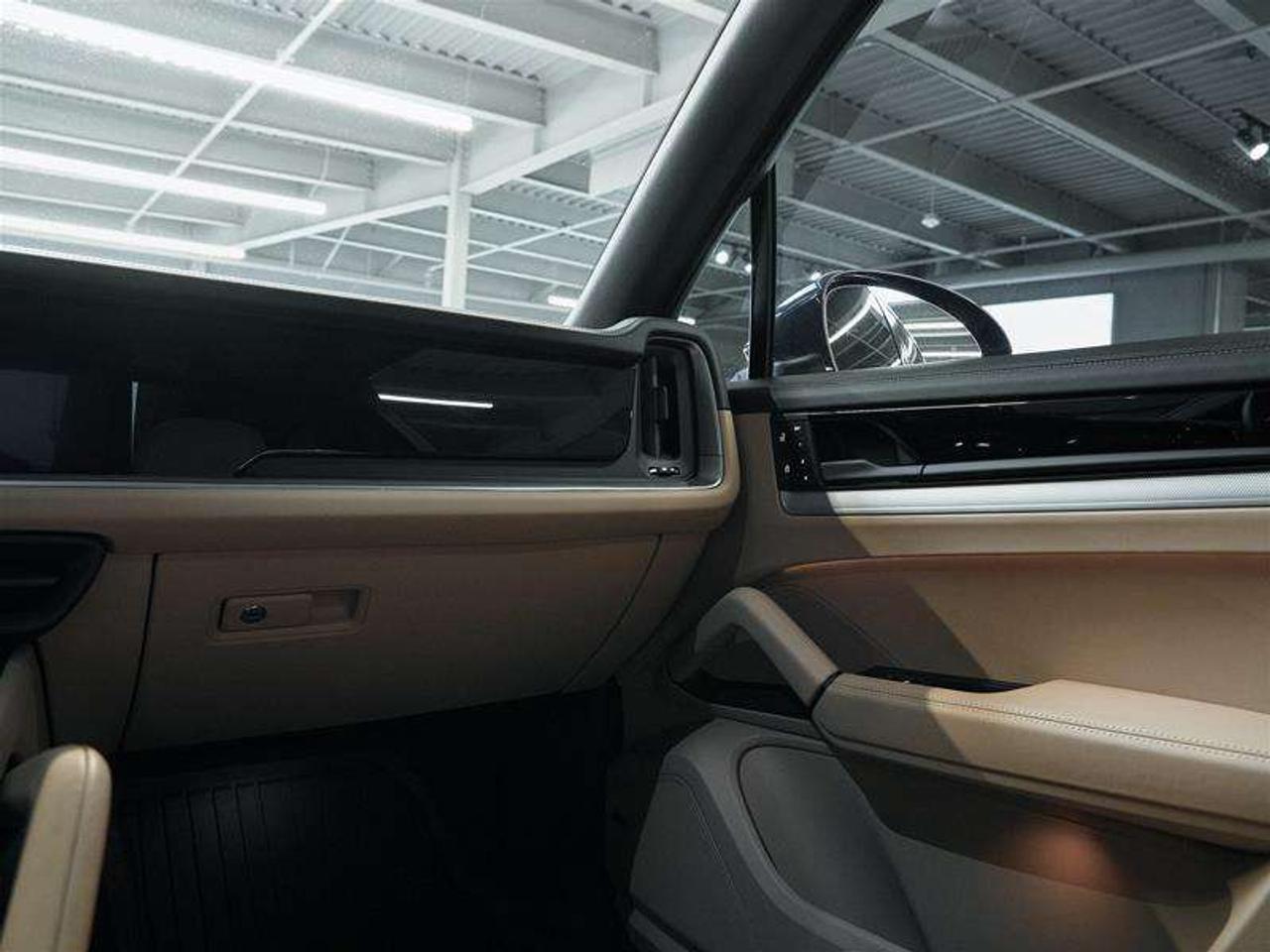 2024 Porsche Cayenne AWD Photo