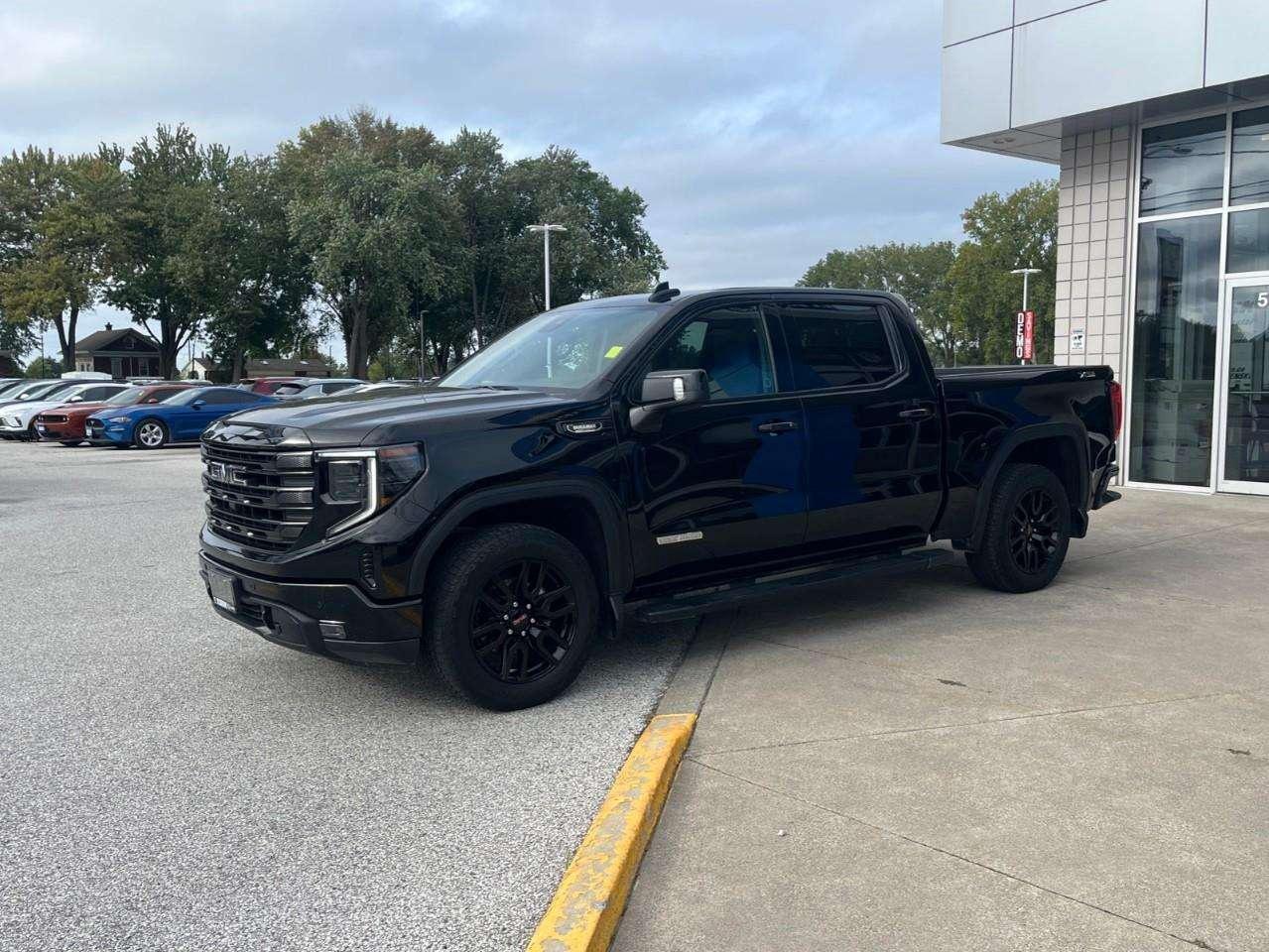 2024 GMC Sierra 1500 ELEVATION CPO RATES APPLY @ 2.99%-5.59% OAC Photo