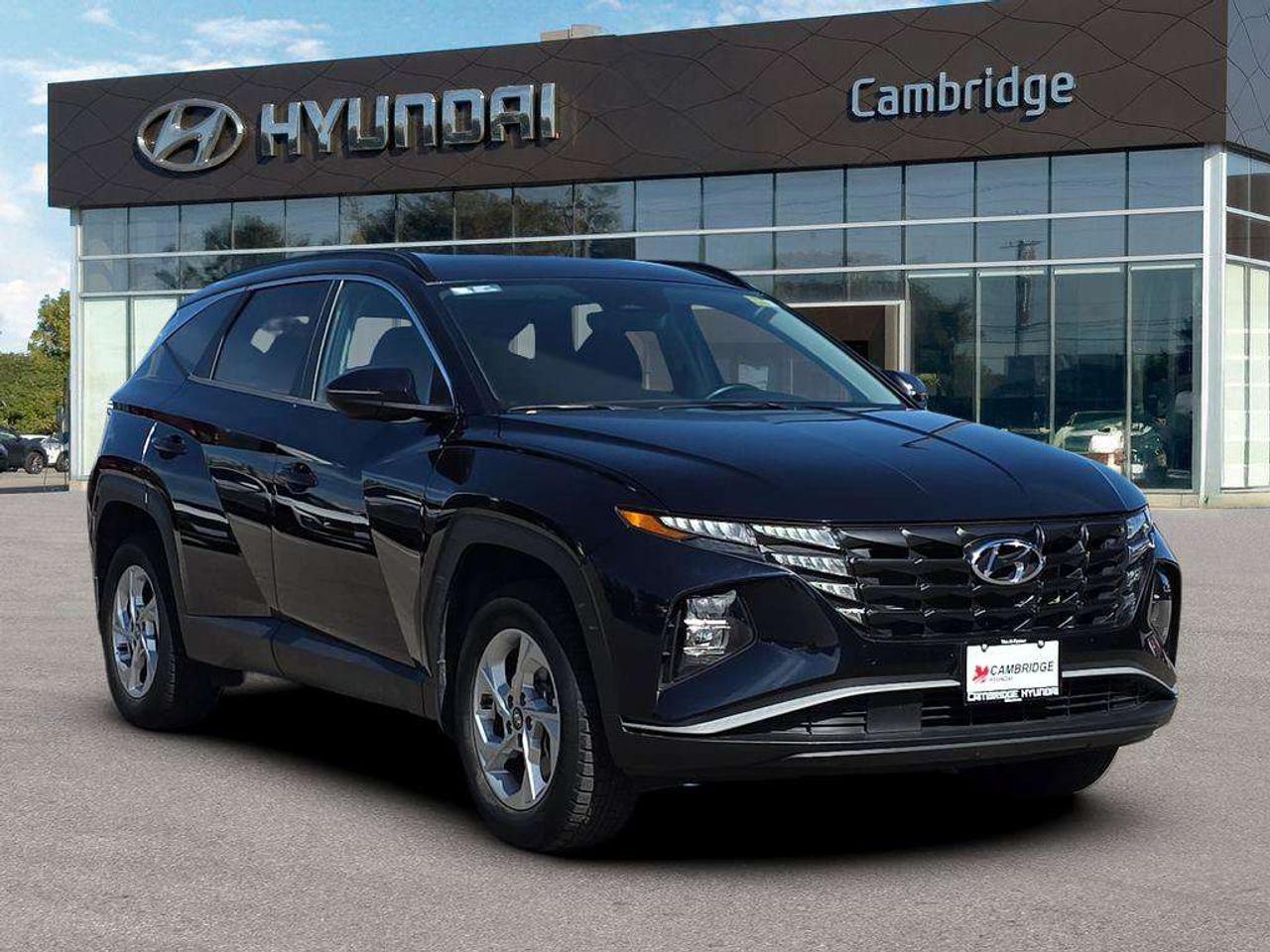 2022 Hyundai Tucson Preferred   HEATSEATS/WHEEL CARPLAY 7.9L/100KM Photo