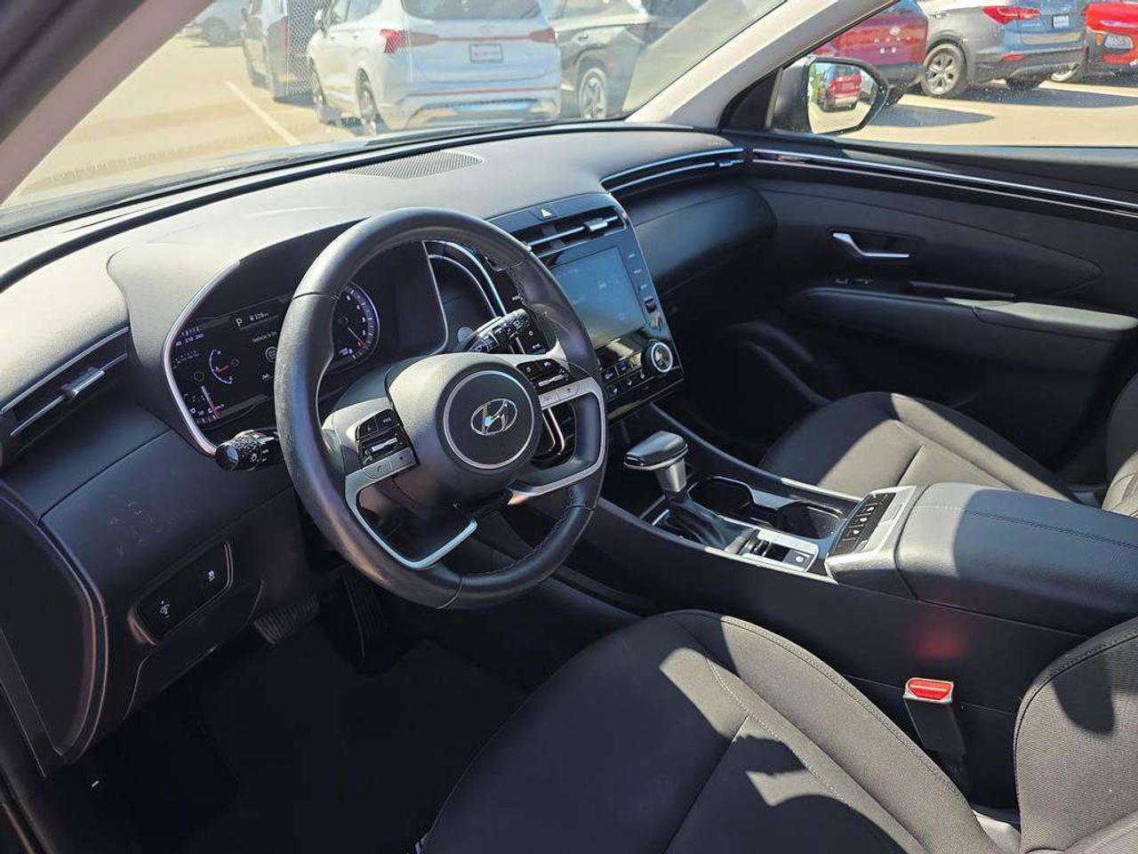 2022 Hyundai Tucson Preferred   HEATSEATS/WHEEL CARPLAY 7.9L/100KM Photo