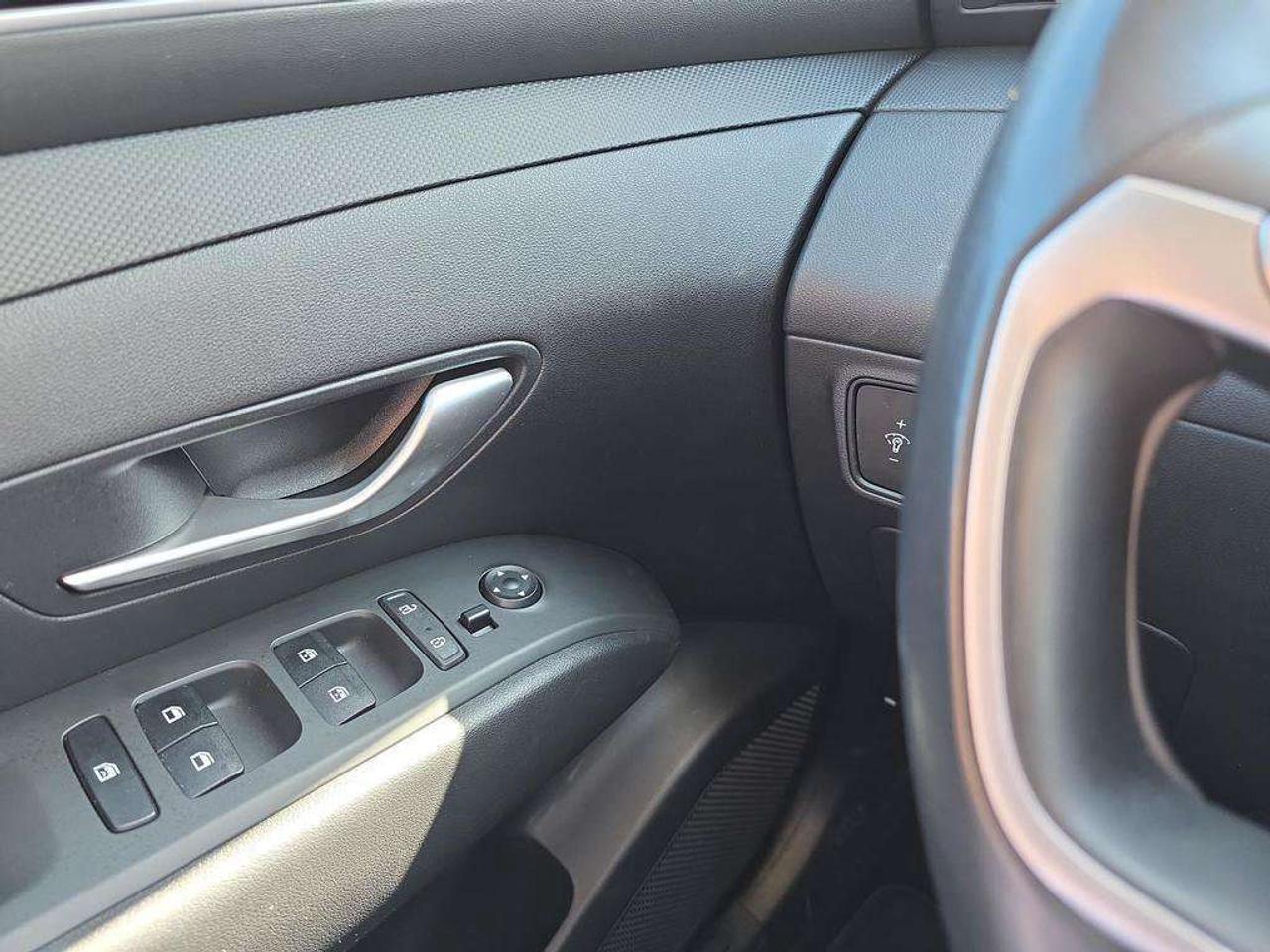 2022 Hyundai Tucson Preferred   HEATSEATS/WHEEL CARPLAY 7.9L/100KM Photo
