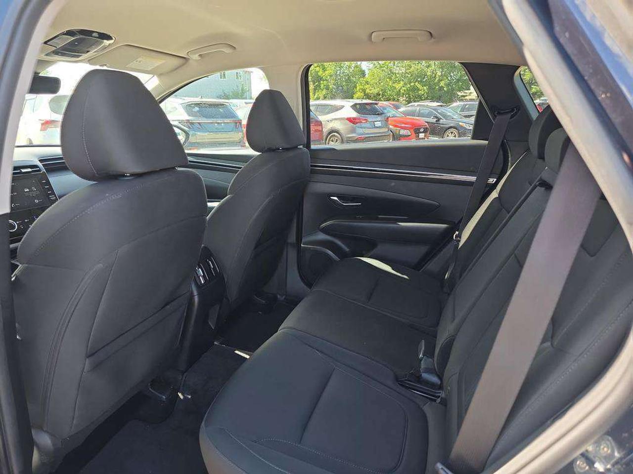 2022 Hyundai Tucson Preferred   HEATSEATS/WHEEL CARPLAY 7.9L/100KM Photo