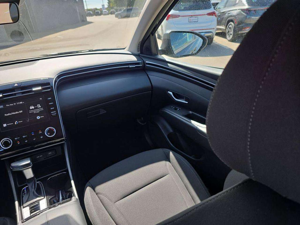 2022 Hyundai Tucson Preferred   HEATSEATS/WHEEL CARPLAY 7.9L/100KM Photo