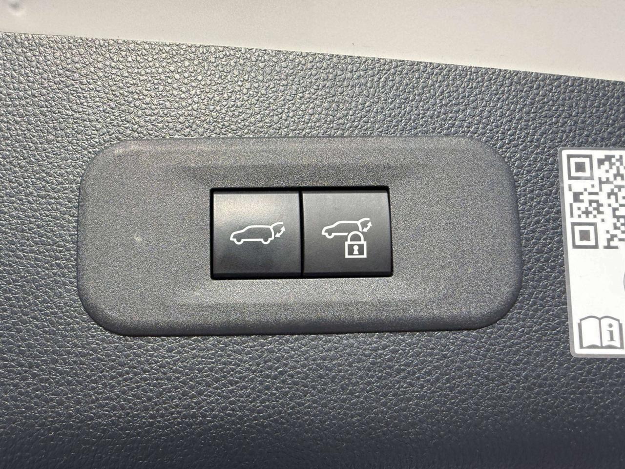 2025 Toyota Crown Limited AWD Photo