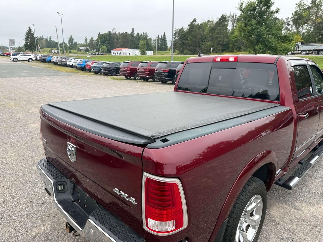 2018 RAM 1500 Laramie - htd/vntd leather - tow pkg Photo