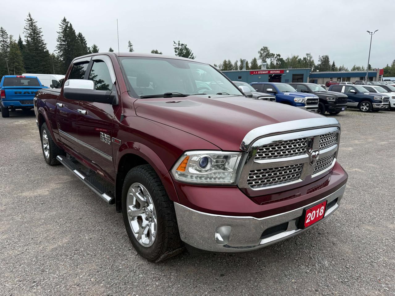 2018 RAM 1500 Laramie - htd/vntd leather - tow pkg Photo