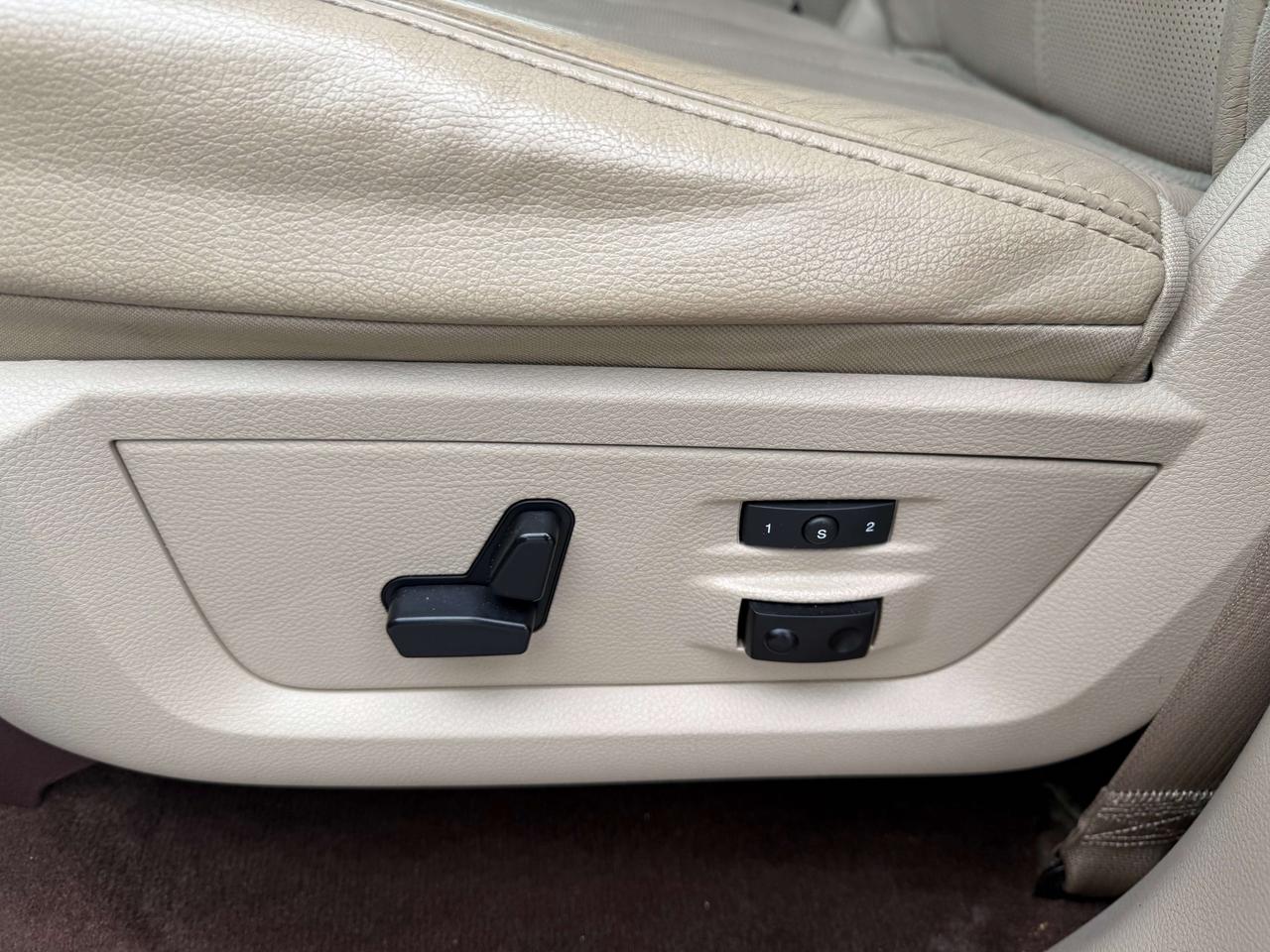 2018 RAM 1500 Laramie - htd/vntd leather - tow pkg Photo