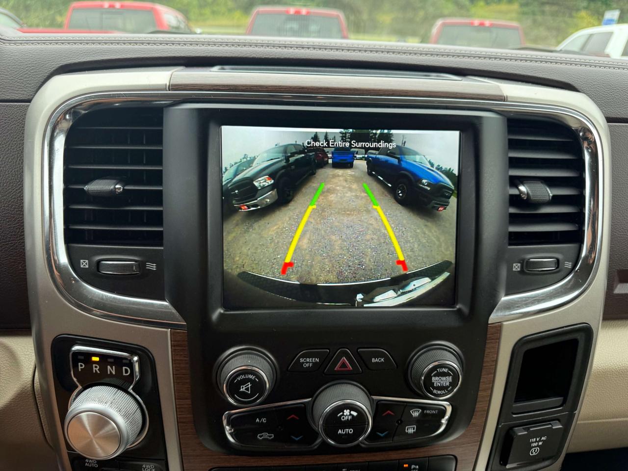 2018 RAM 1500 Laramie - htd/vntd leather - tow pkg Photo