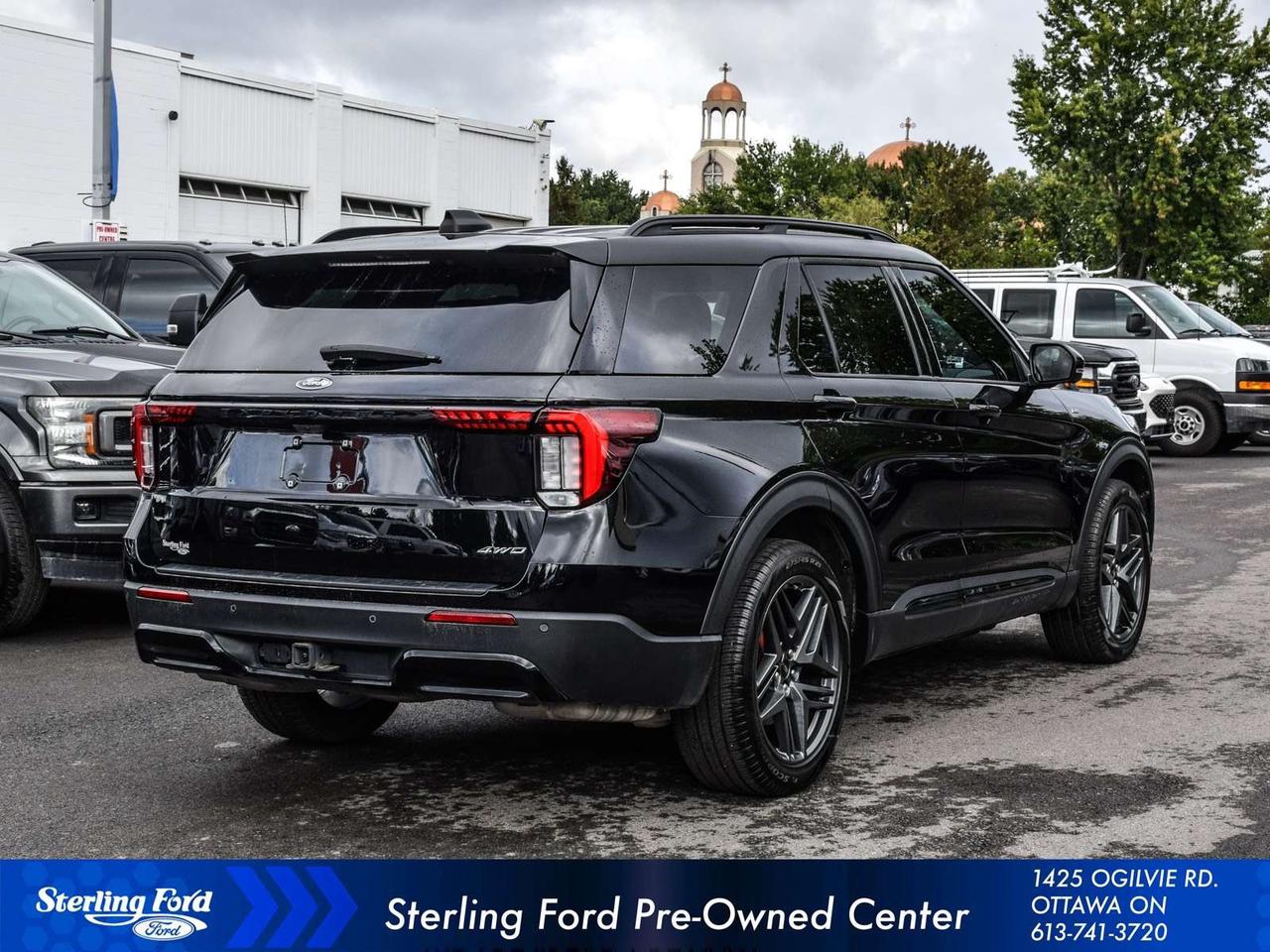 2025 Ford Explorer ST-Line Photo